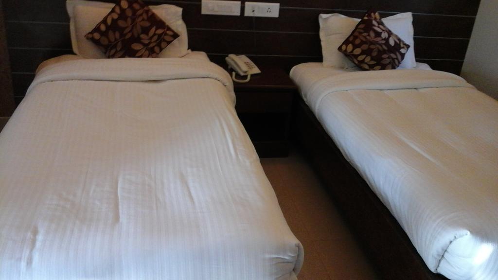 Hotel Pigeon International Bangalore Eksteriør bilde