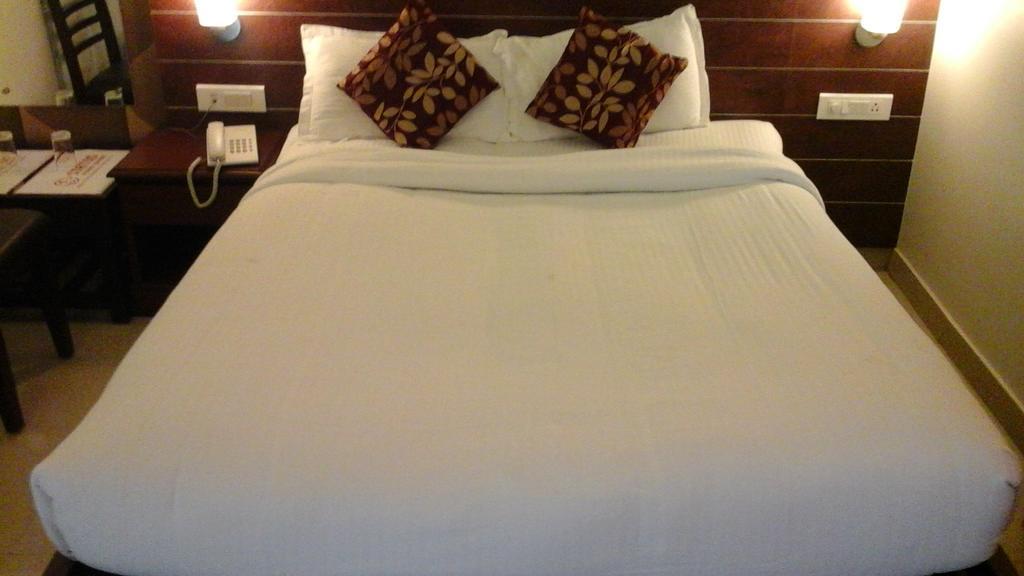 Hotel Pigeon International Bangalore Eksteriør bilde