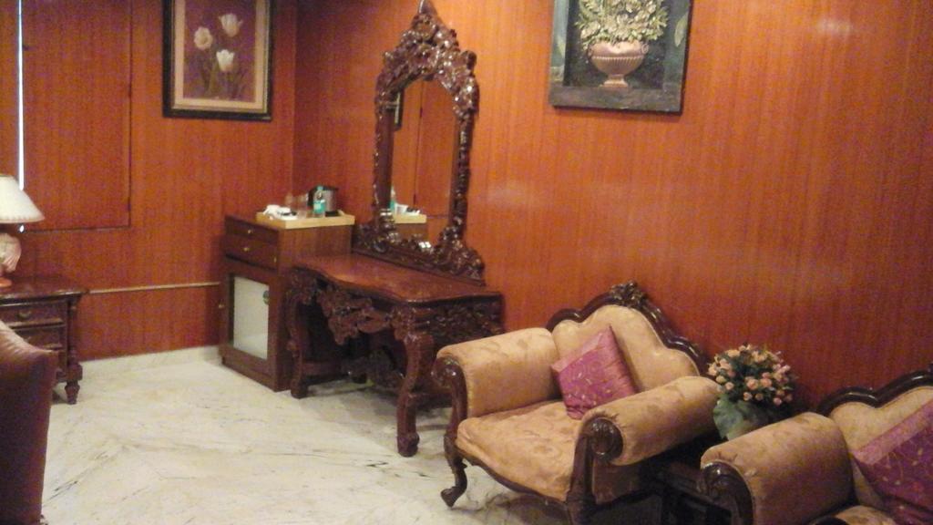 Hotel Pigeon International Bangalore Eksteriør bilde